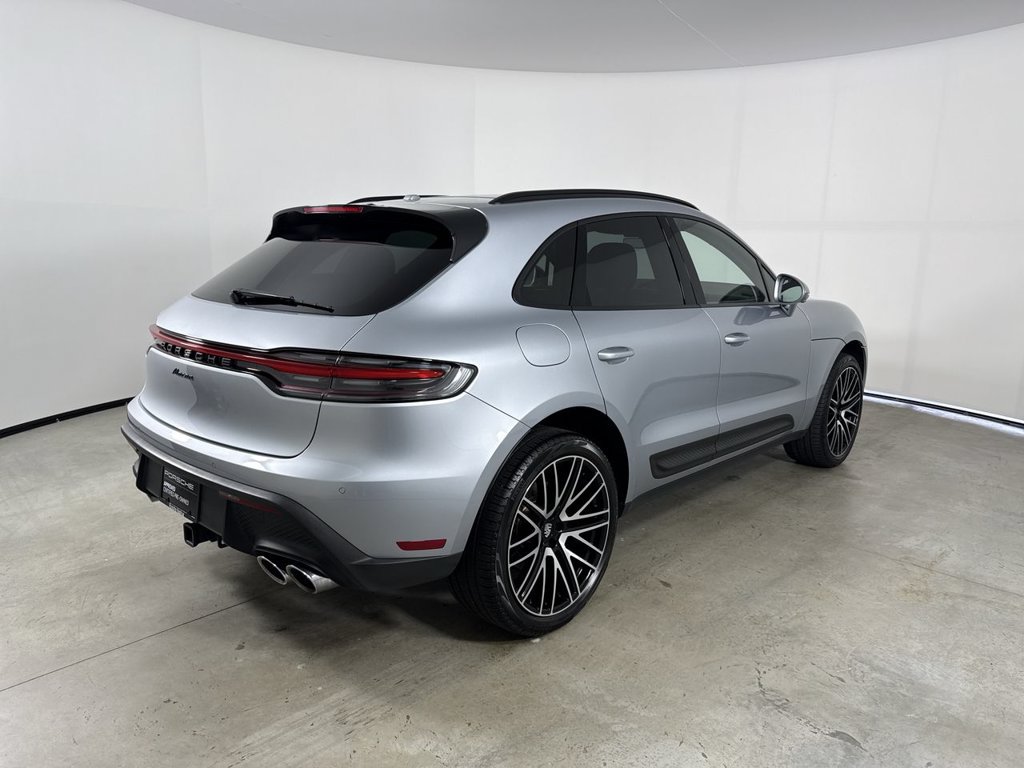 Certified 2024 Porsche Macan AWD/4WD image 7
