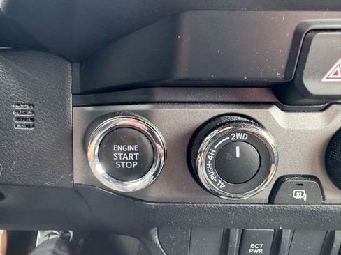 Used 2021 Toyota Tacoma TRD Sport image 23