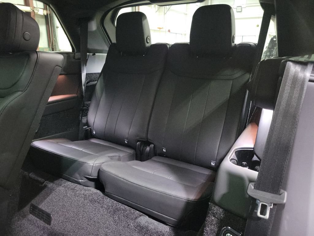 New 2026 Land Rover Range Rover Long Wheelbase SE AWD/4WD image 25