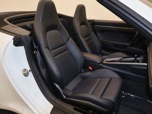 Used 2020 Porsche 911 Carrera 4S image 40