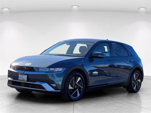 Certified 2025 Hyundai Ioniq 5 SE image 2