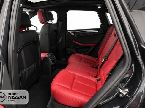 Used 2020 Porsche Macan AWD/4WD image 9