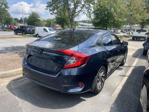 Used 2018 Honda Civic EX image 4