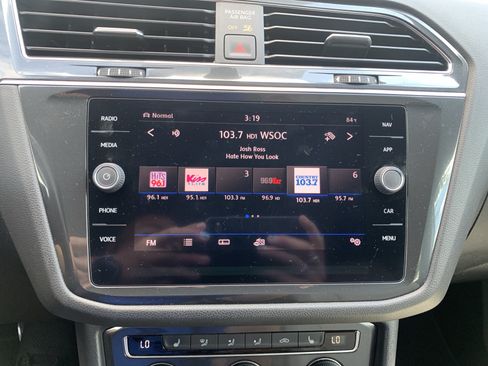 Used 2019 Volkswagen Tiguan SEL Premium R-Line AWD/4WD image 23
