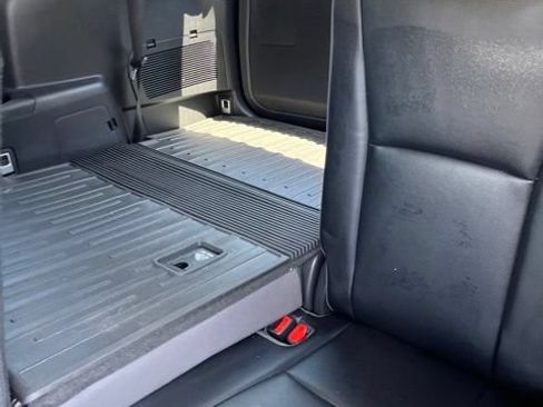 Used 2020 Toyota Highlander XLE AWD/4WD image 9