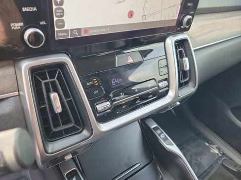 Used 2023 Kia Sorento EX w/ Panoramic Sunroof Package image 21