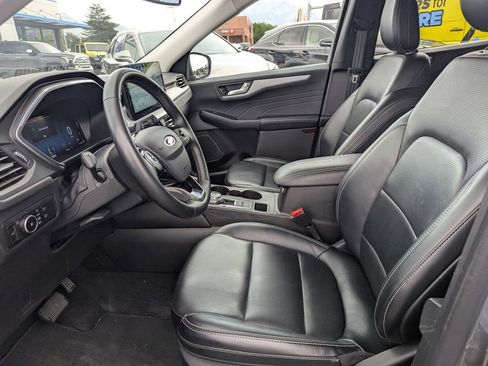 Used 2025 Ford Escape Platinum AWD/4WD image 15