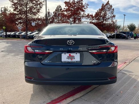 Used 2025 Toyota Camry LE image 7