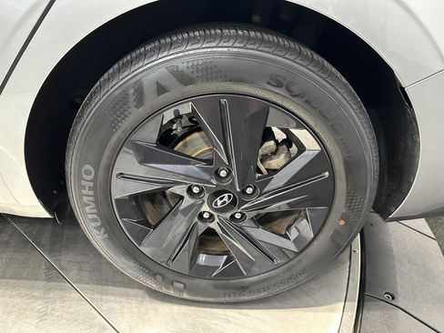Certified 2021 Hyundai Elantra SEL FWD image 10