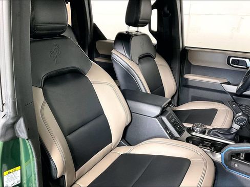 Used 2023 Ford Bronco Wildtrak image 7