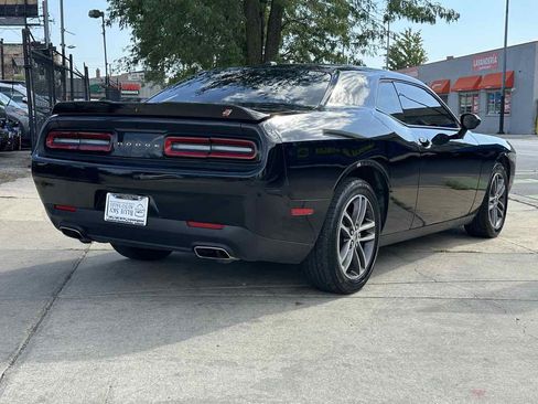 Used 2019 Dodge Challenger SXT AWD/4WD image 5