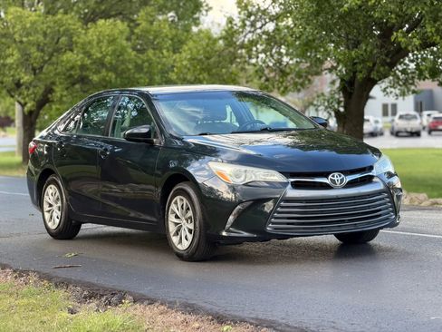 Used 2016 Toyota Camry LE FWD image 8