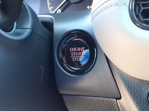 Used 2025 Honda HR-V LX image 13