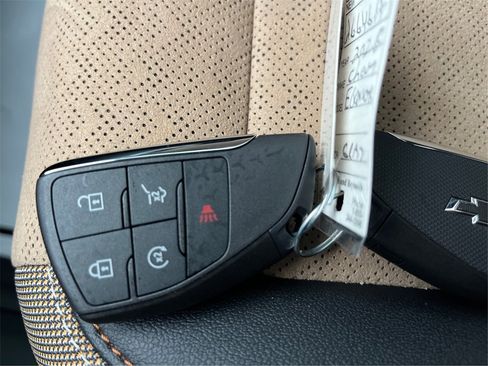 Used 2025 Chevrolet Equinox ACTIV w/ LPO, Floor Liner Package image 35