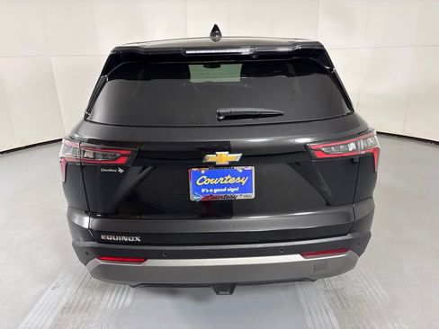 Used 2025 Chevrolet Equinox LT FWD image 7