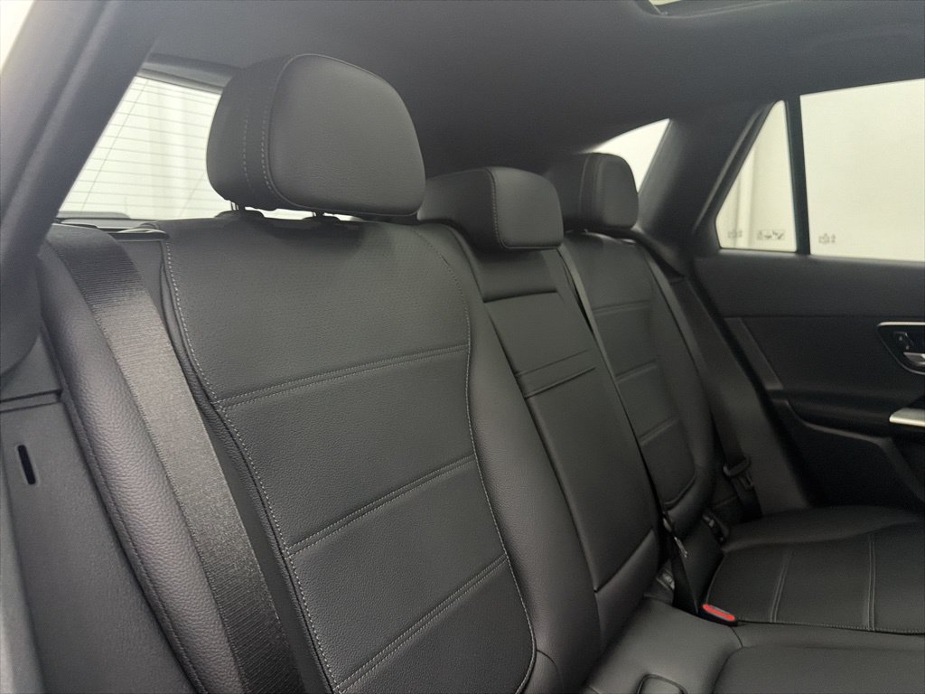 Used 2026 Mercedes-Benz GLC 300 4MATIC image 25
