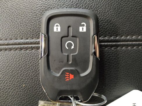 Used 2024 GMC Terrain SLE w/ Driver Convenience Package AWD/4WD image 32