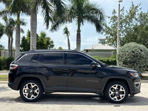 Used 2018 Jeep Compass Limited w/ Navigation Group AWD/4WD image 6