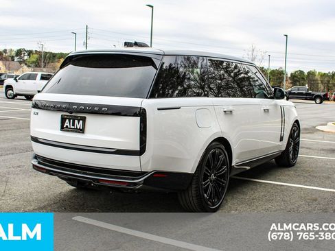 Used 2024 Land Rover Range Rover Long Wheelbase Autobiography image 5