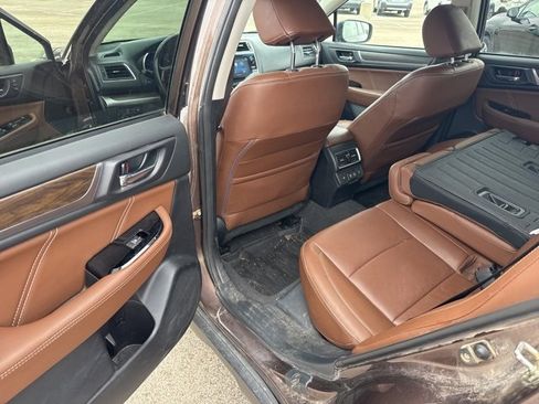 Used 2019 Subaru Outback 3.6R Touring image 4