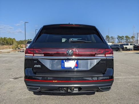 Used 2024 Volkswagen Atlas SE image 19