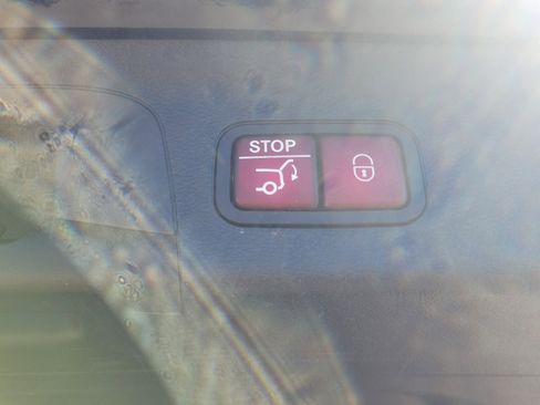 Used 2020 Mercedes-Benz GLS 450 4MATIC image 29