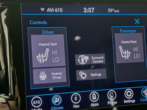 Used 2020 Chrysler Pacifica Touring-L Plus w/ Tire & Wheel Group image 25