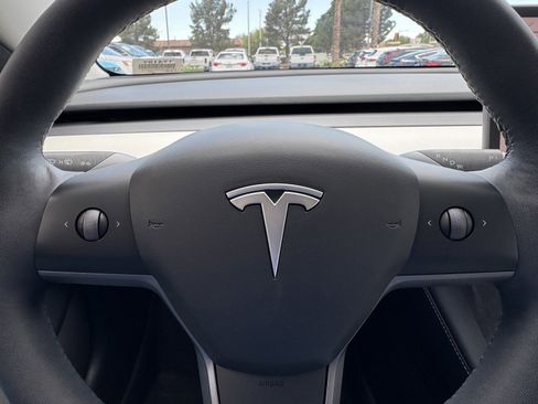 Used 2022 Tesla Model 3 image 21