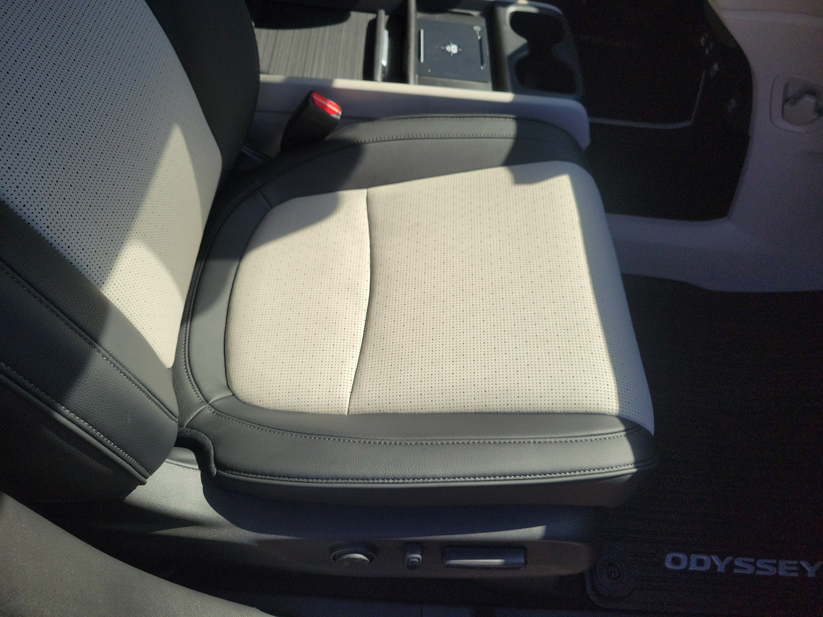 New 2027 Honda Odyssey Elite image 19
