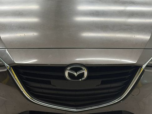 Used 2016 MAZDA MAZDA3 i Touring w/ Popular Equipment Package FWD image 5