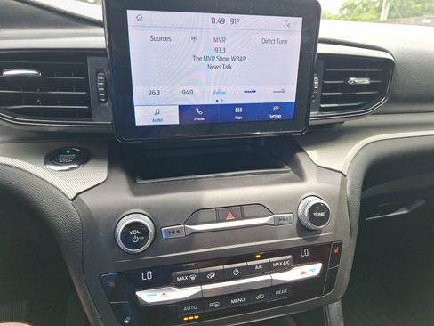 Used 2020 Ford Explorer XLT w/ Comfort Package RWD image 27