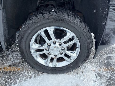 Used 2018 Chevrolet Silverado 2500 High Country image 11