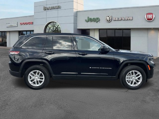 Used 2025 Jeep Grand Cherokee Laredo X w/ Luxury Tech Group I AWD/4WD image 8