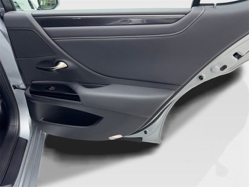Used 2024 Lexus ES 350 image 41