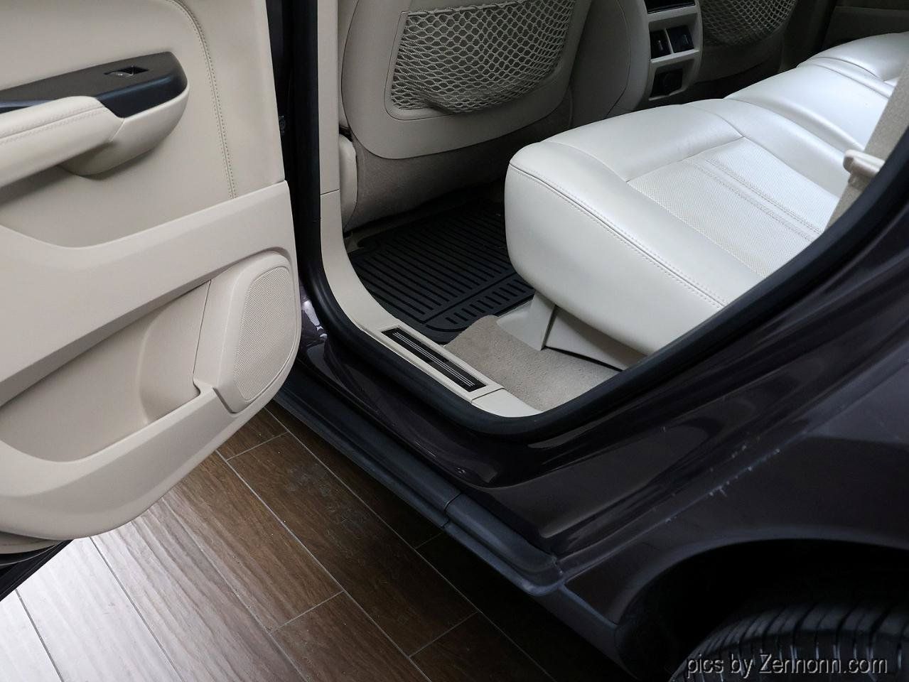 Used 2015 Cadillac SRX Luxury w/ Driver Awareness Package AWD/4WD image 27