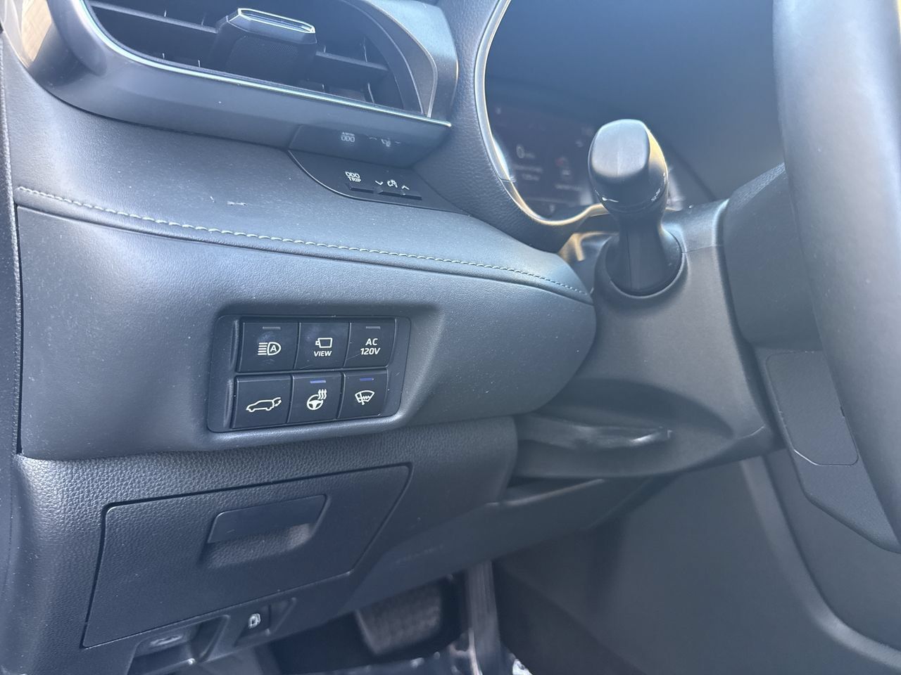 Used 2021 Toyota Highlander Limited AWD/4WD image 18