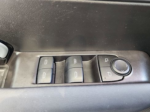 Used 2024 Chevrolet Colorado Z71 w/ Z71 Convenience Package 2 image 14