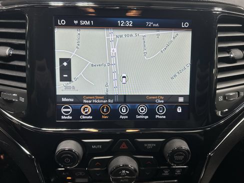 Used 2021 Jeep Grand Cherokee Limited AWD/4WD image 15