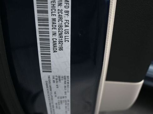 Used 2022 Chrysler Pacifica Touring-L image 18