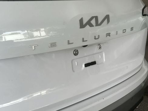 Used 2023 Kia Telluride EX w/ EX Captain's Chair Package FWD image 10
