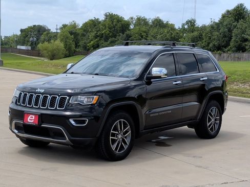 Used 2017 Jeep Grand Cherokee Limited AWD/4WD image 3