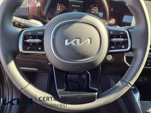 Certified 2025 Kia Sorento S image 13