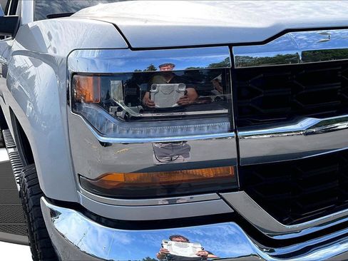 Used 2018 Chevrolet Silverado 1500 LT w/ LT Eassist Package AWD/4WD image 31