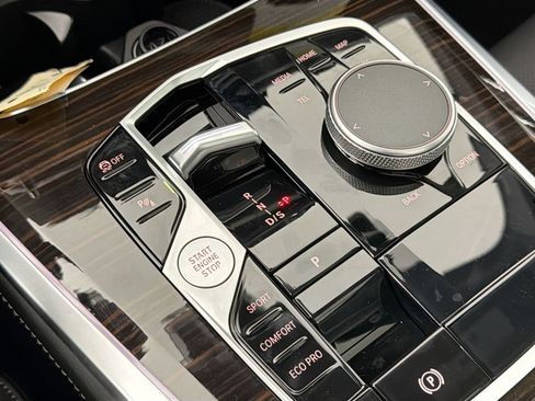 New 2026 BMW X5 sDrive40i image 17