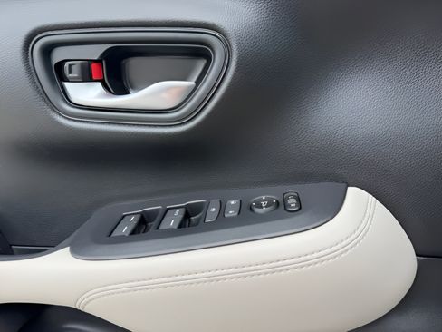 Certified 2026 Honda HR-V LX image 20