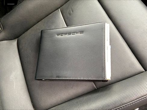 Used 2022 Porsche 718 Boxster image 14