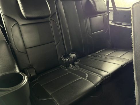 Used 2016 Chevrolet Suburban LT AWD/4WD image 38