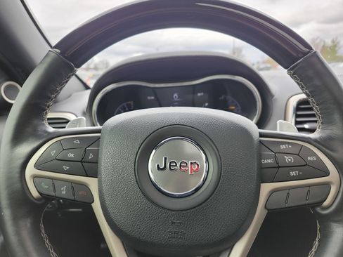 Used 2017 Jeep Grand Cherokee Overland image 34