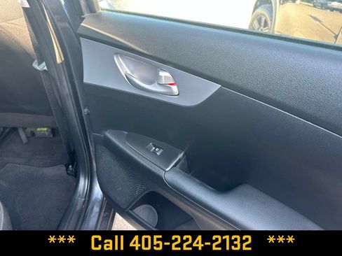 Used 2024 Kia Forte LXS w/ LXS Technology Package FWD image 19