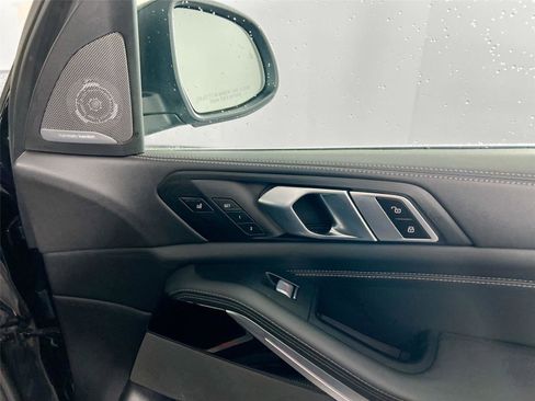 Certified 2023 BMW X7 xDrive40i w/ Executive Package image 30